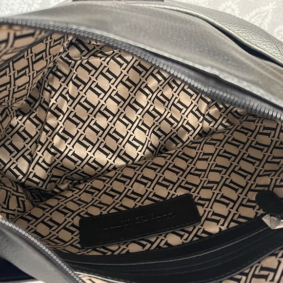 NWT Tignanello Bucket Convertible  Cross-Body Zinc and Black New $149 Retail - Picture 6 of 6